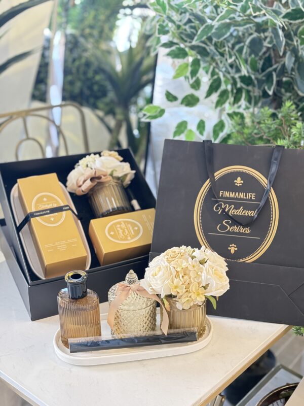 طقم شمع وورد ومعطر مع صنية