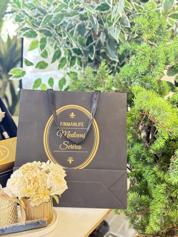 ⁦طقم شمع وورد ومعطر مع صنية⁩ - الصورة ⁦5⁩